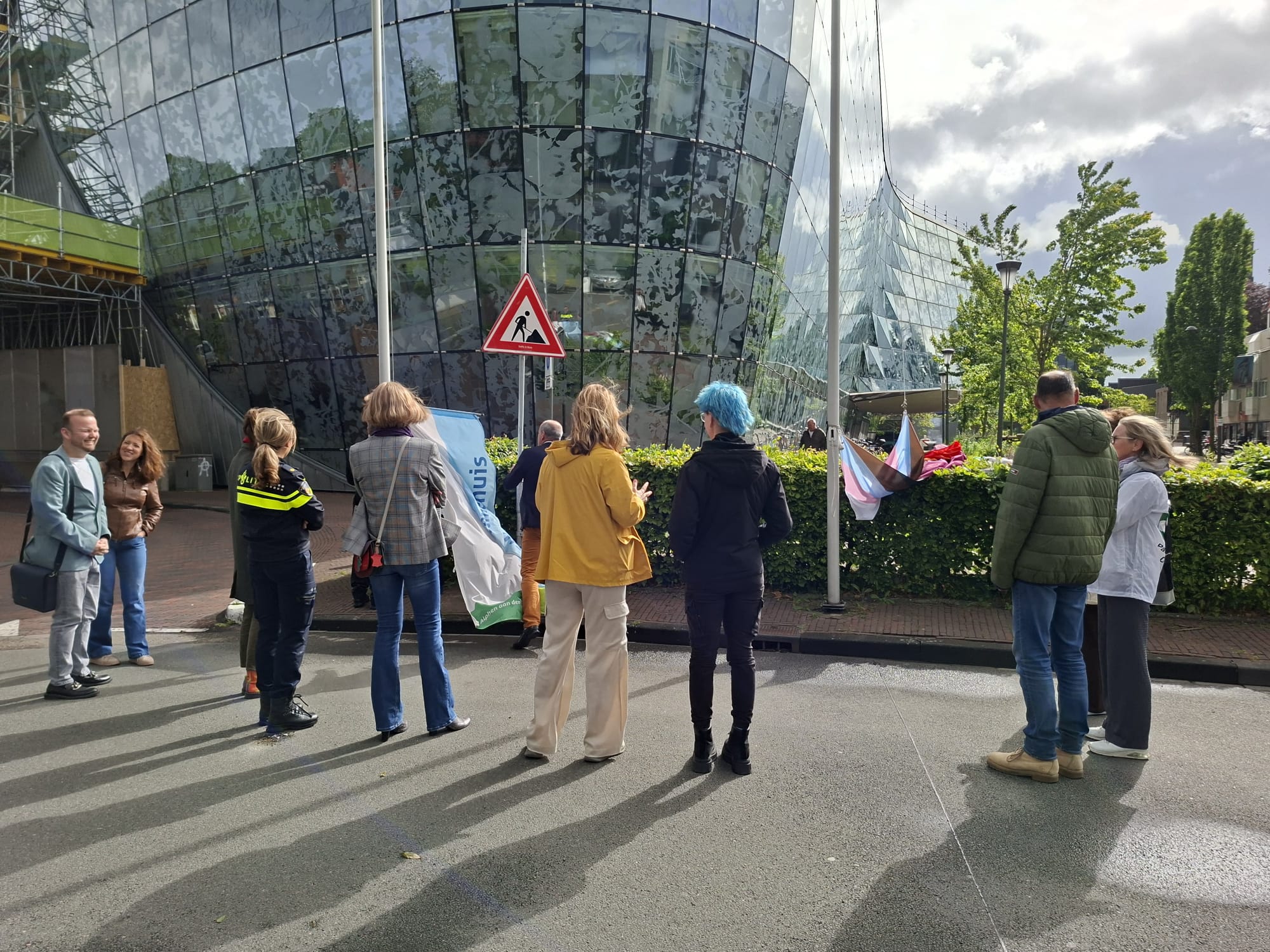 Vlag hijsen lhtbi PHOTO 2026 05 15 01